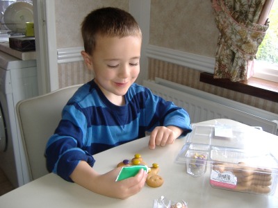 Decorating gingerbread men